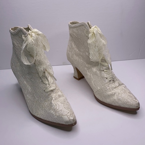fabulicious Shoes - Fabulicious Vintage wedding Lace Ankle Boots